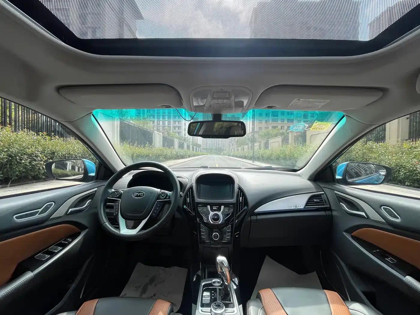 Qin New Energy 2015 1.5T Dual Crown Flagship Plus Edition — миниатюра 12