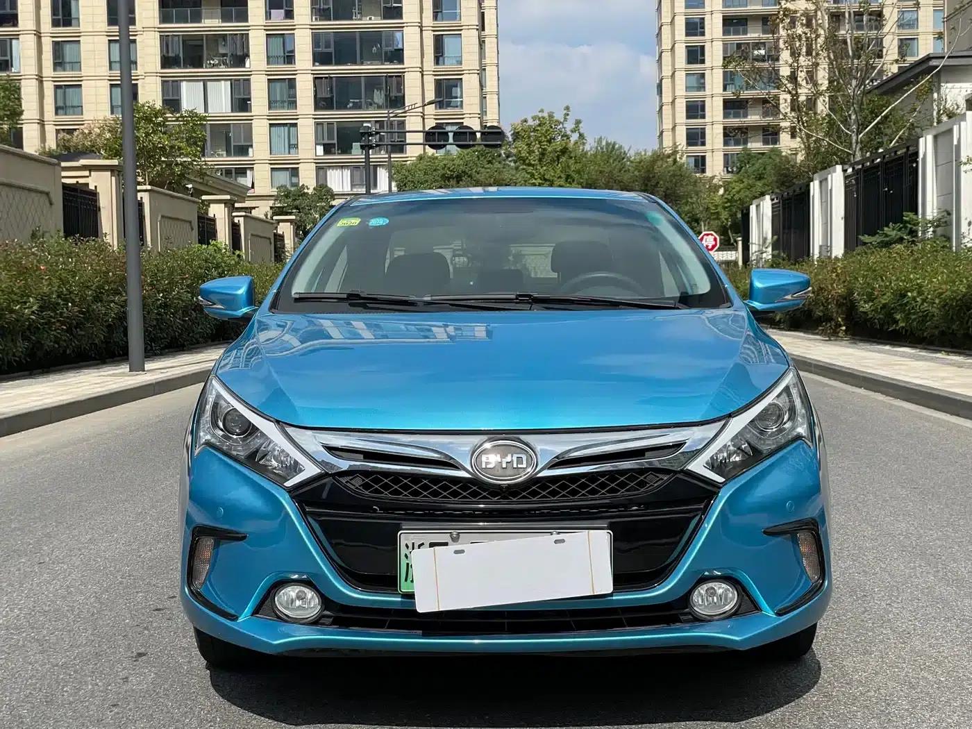 Qin New Energy 2015 1.5T Dual Crown Flagship Plus Edition — миниатюра 3