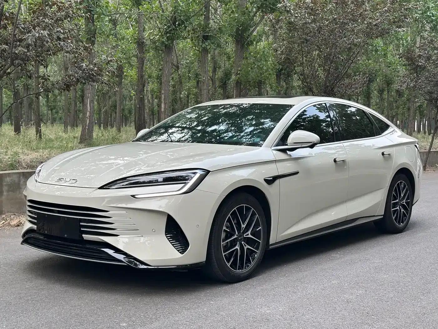 Seal 07 DM-i 2025 Intelligent Driving Edition DM-i 1.5L 125km Premium Model — миниатюра 1
