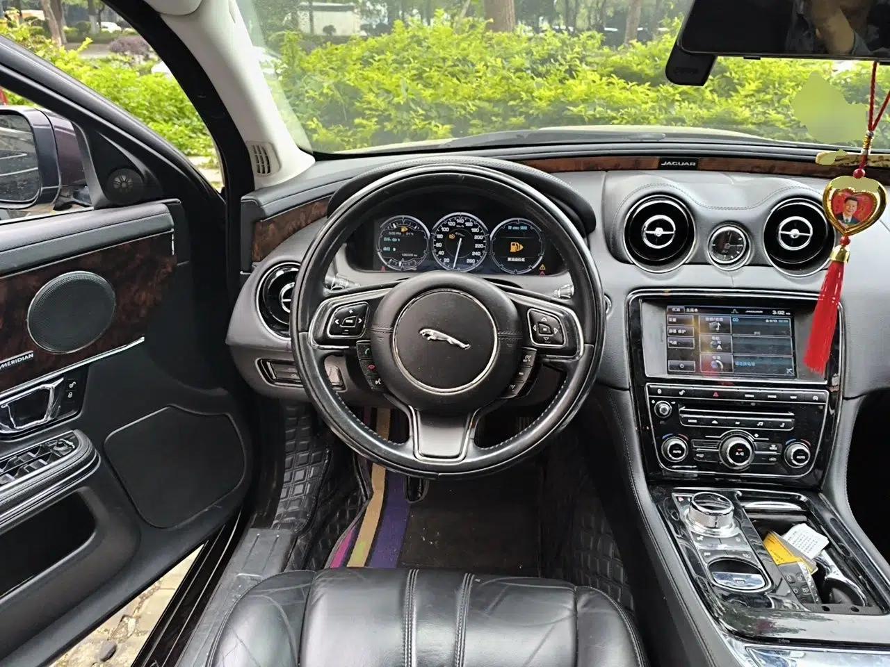 Jaguar XJ 2014 XJL 3.0 SC Two-Wheel-Drive Panoramic Business Edition — миниатюра 11