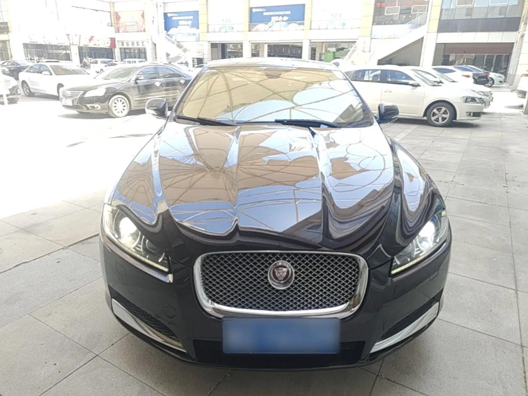 Jaguar XF 2014 XF 2.0T Luxury Edition — миниатюра 2