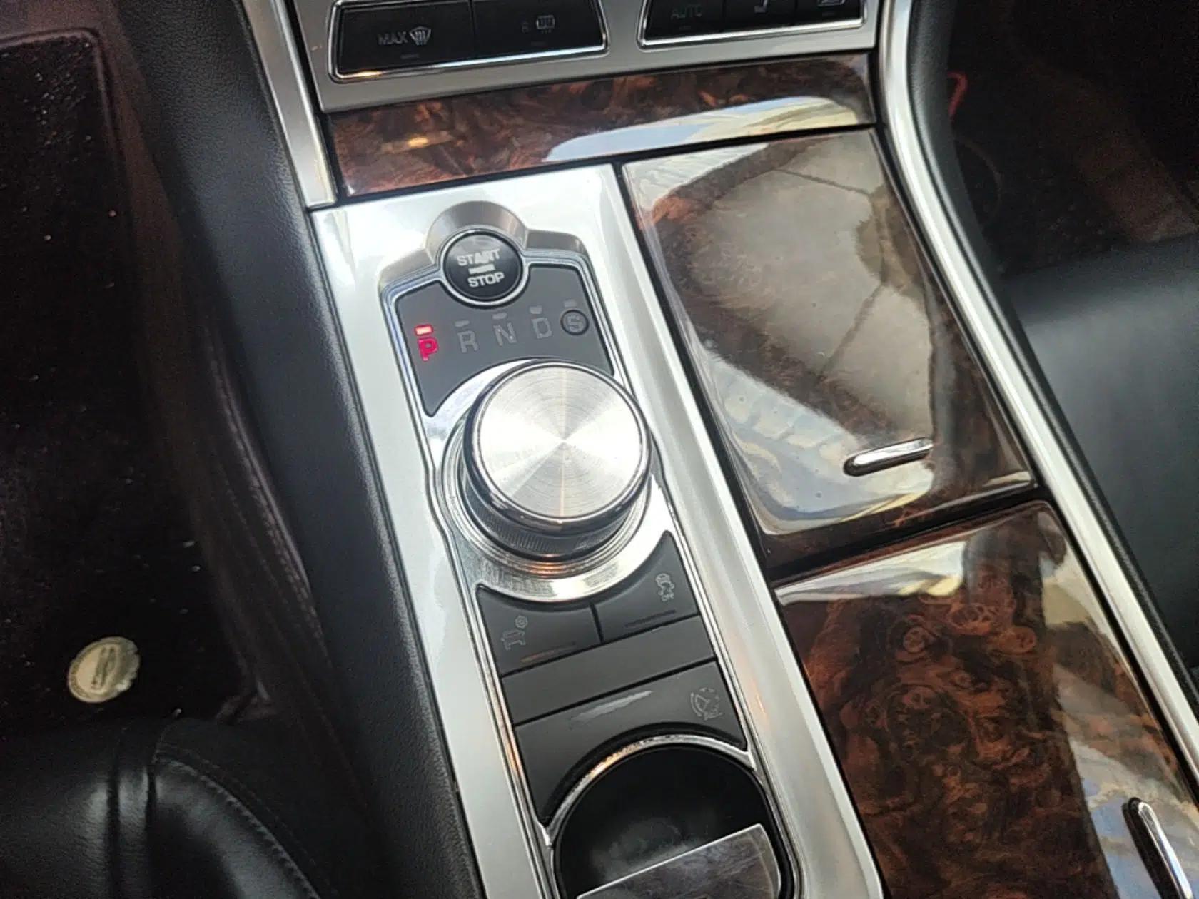 Jaguar XF 2014 XF 2.0T Luxury Edition — миниатюра 17