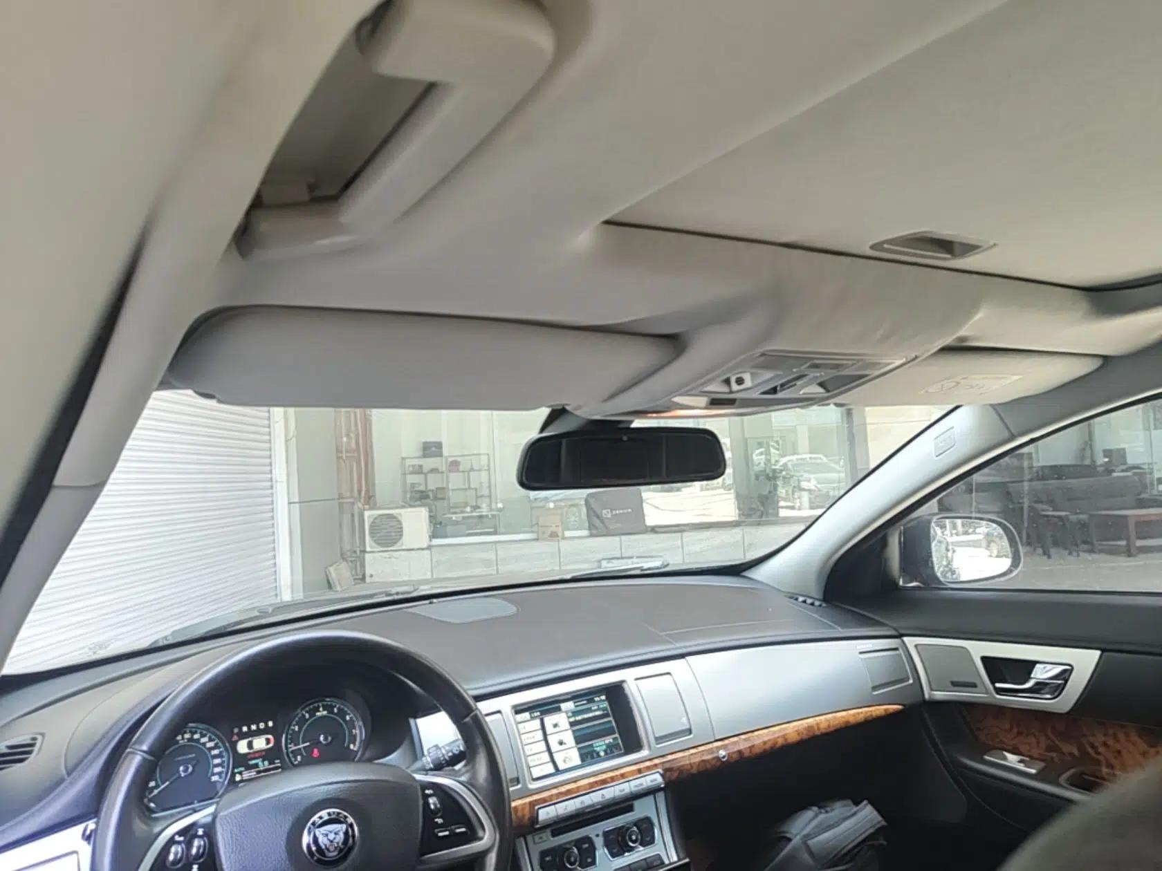 Jaguar XF 2014 XF 2.0T Luxury Edition — миниатюра 21