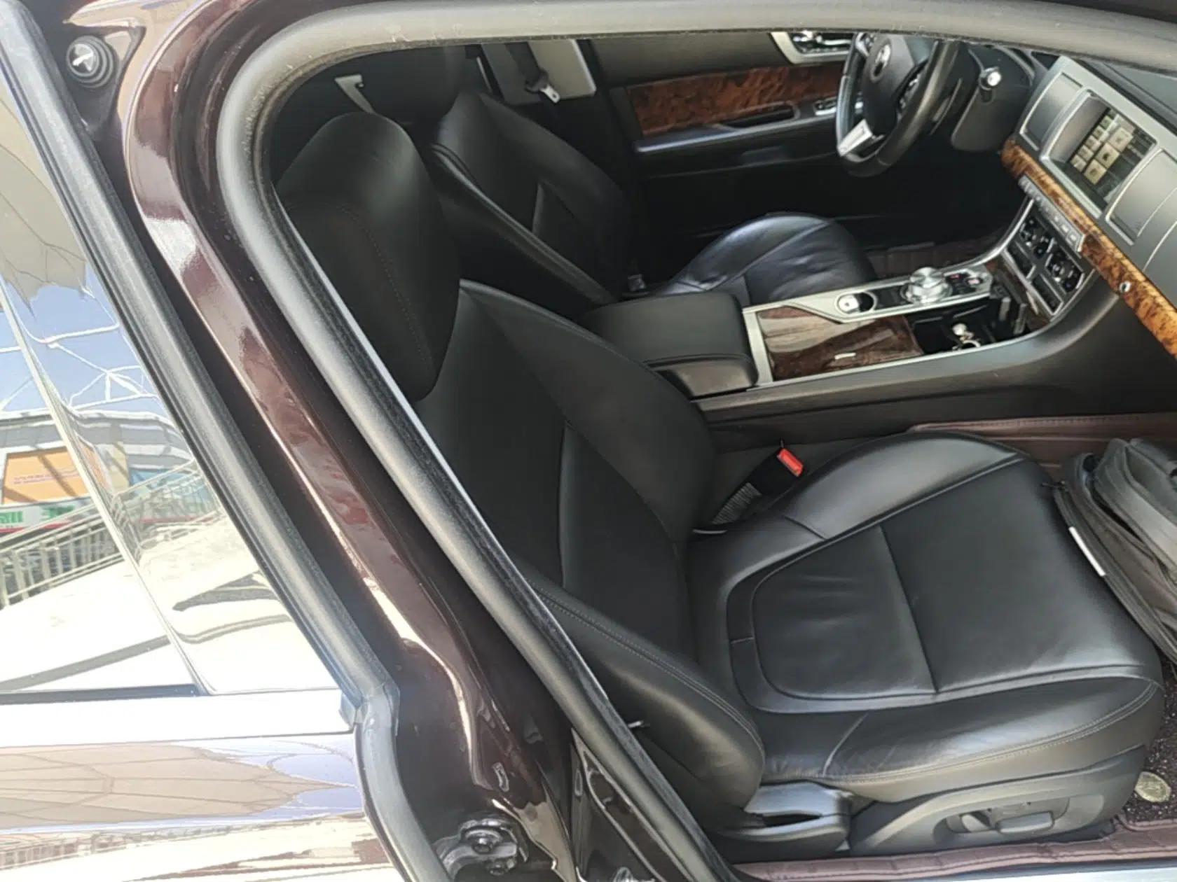 Jaguar XF 2014 XF 2.0T Luxury Edition — миниатюра 23