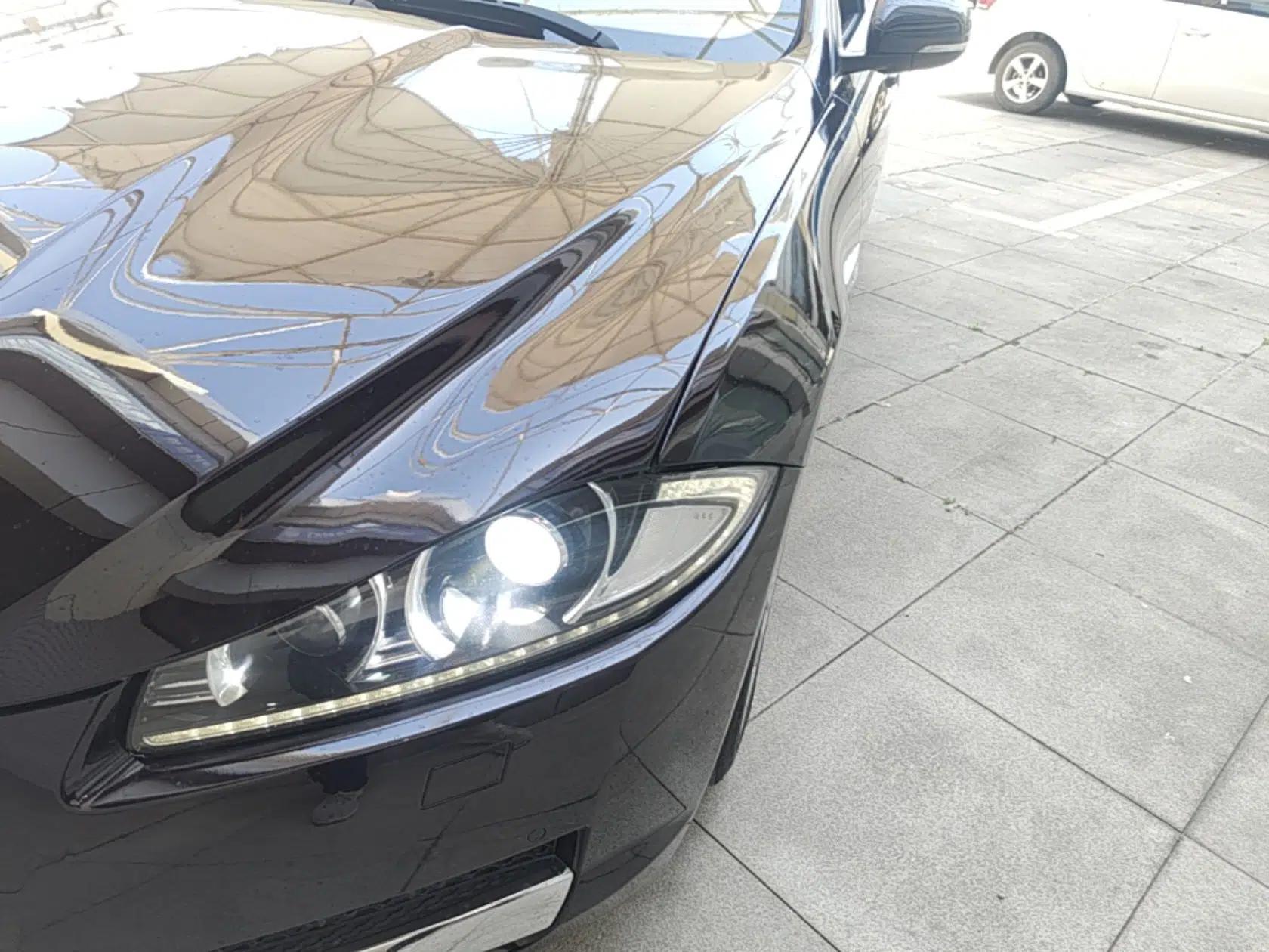 Jaguar XF 2014 XF 2.0T Luxury Edition — миниатюра 9