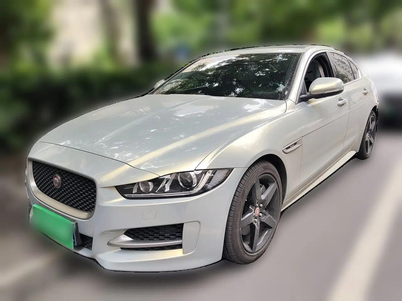 Jaguar XE 2018 2.0T 200 PS Two-Wheel-Drive R-Sport Sport Edition — миниатюра 1
