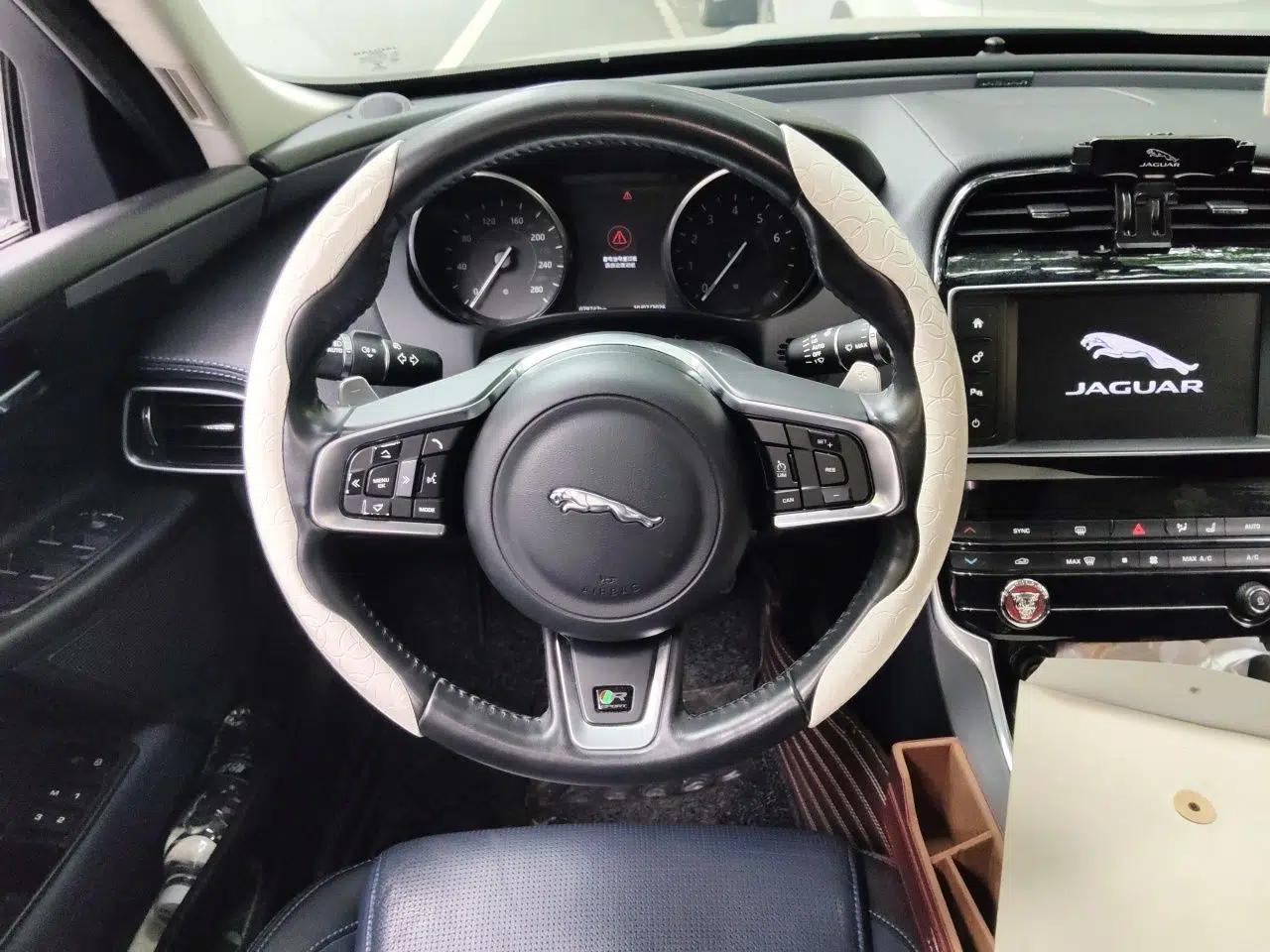 Jaguar XE 2018 2.0T 200 PS Two-Wheel-Drive R-Sport Sport Edition — миниатюра 11