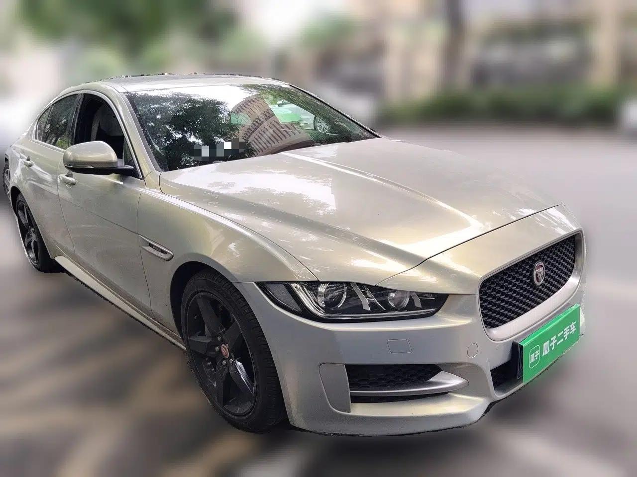 Jaguar XE 2018 2.0T 200 PS Two-Wheel-Drive R-Sport Sport Edition — миниатюра 3