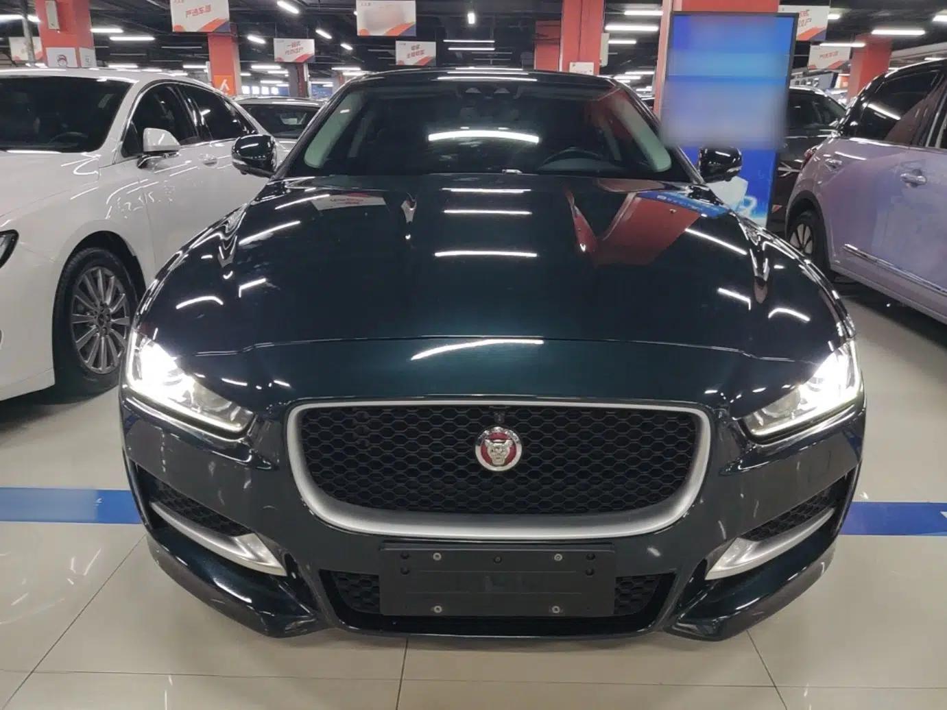 Jaguar XE 2017 2.0T 200 PS R-Sport — миниатюра 2