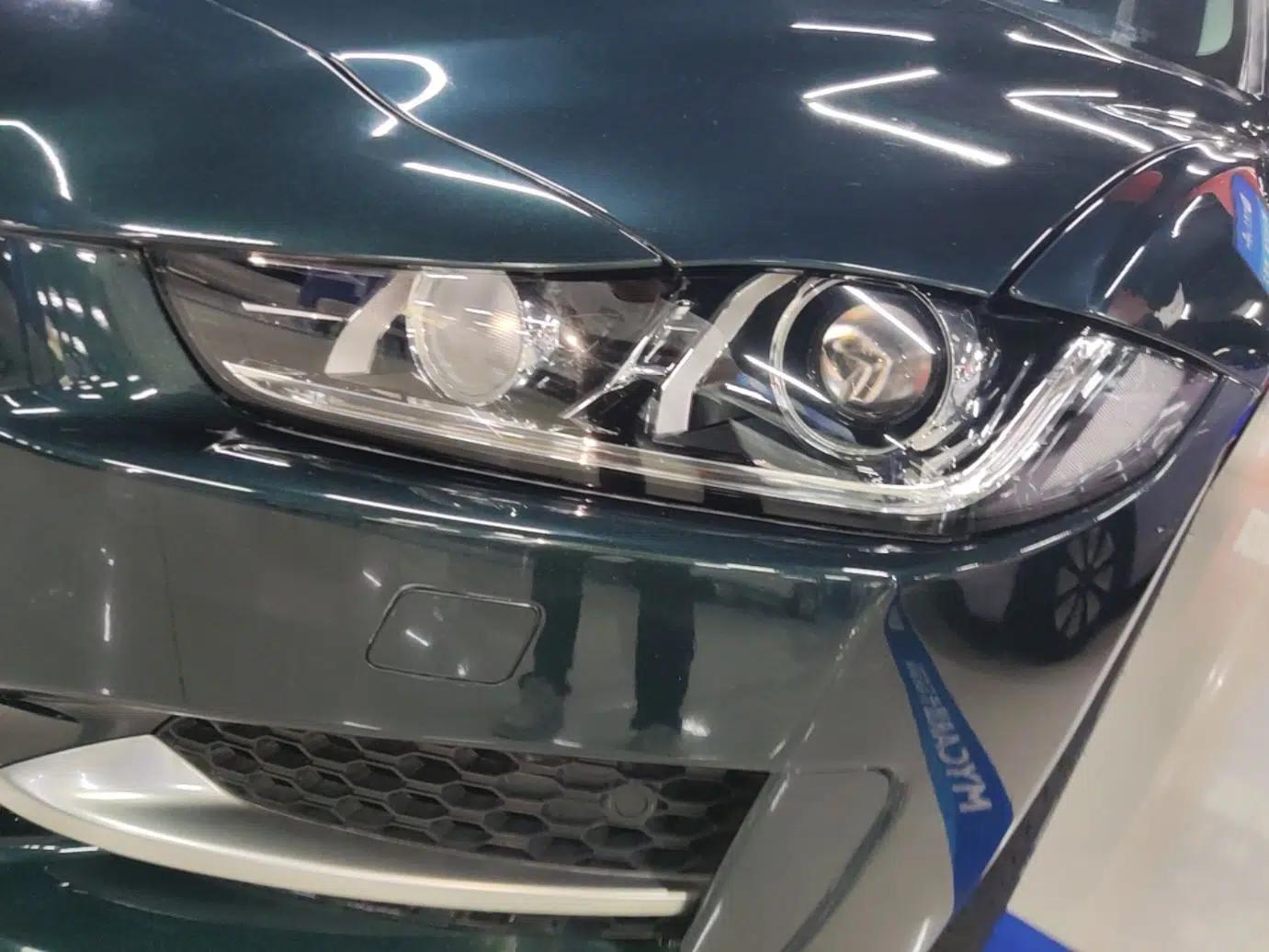 Jaguar XE 2017 2.0T 200 PS R-Sport — миниатюра 9