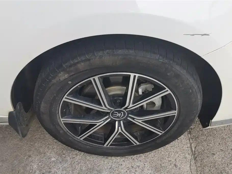 Song MAX New Energy 2022 DM-i 105KM Executive Edition — миниатюра 6