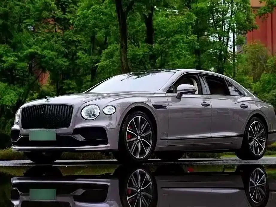 2022 Mercedes-Benz Flying Spur Plug-in Hybrid 2.9T V6 Hybrid Mulliner — миниатюра 1