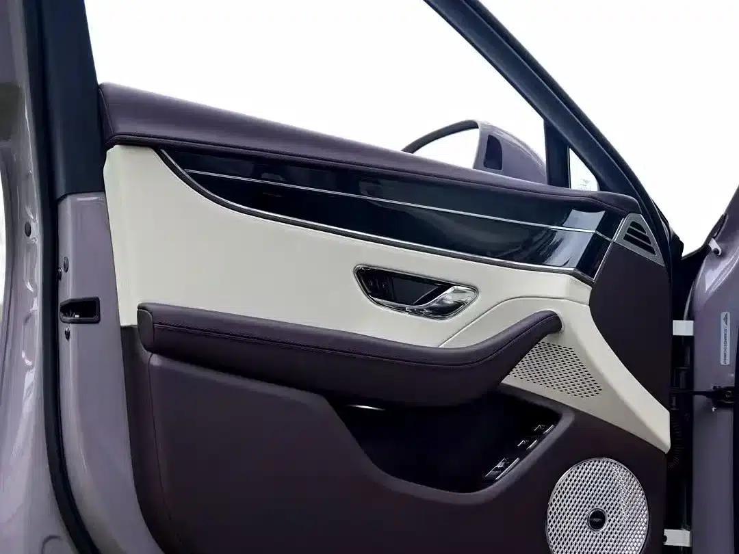 2022 Mercedes-Benz Flying Spur Plug-in Hybrid 2.9T V6 Hybrid Mulliner — миниатюра 5