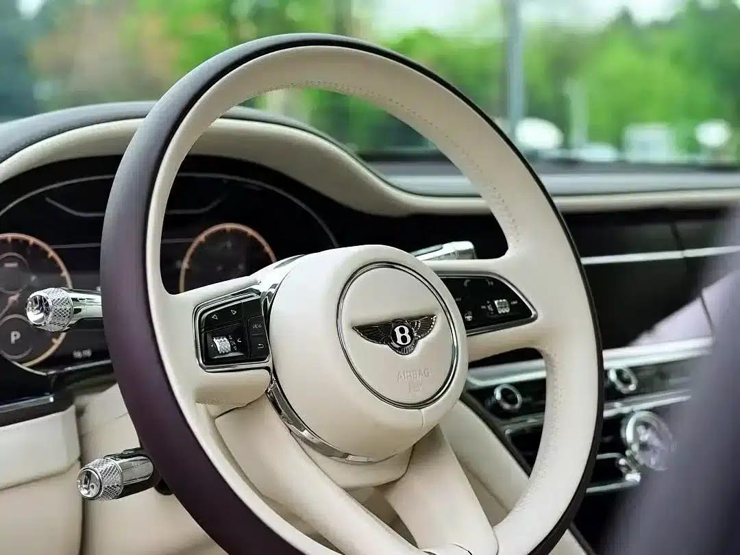 2022 Mercedes-Benz Flying Spur Plug-in Hybrid 2.9T V6 Hybrid Mulliner — миниатюра 8