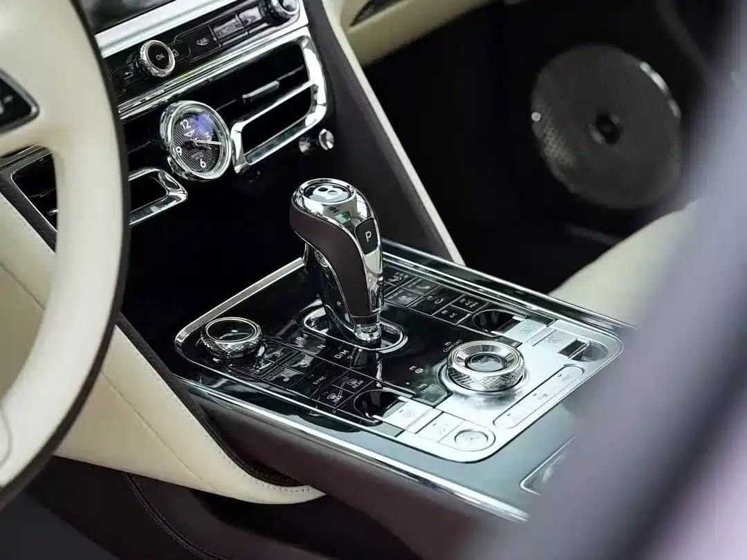 2022 Mercedes-Benz Flying Spur Plug-in Hybrid 2.9T V6 Hybrid Mulliner — миниатюра 9