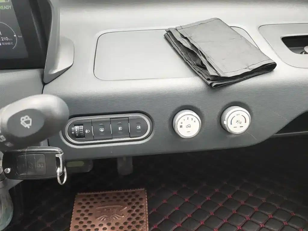 Baojun E100 2020 Model 305KM Smart Edition — миниатюра 13