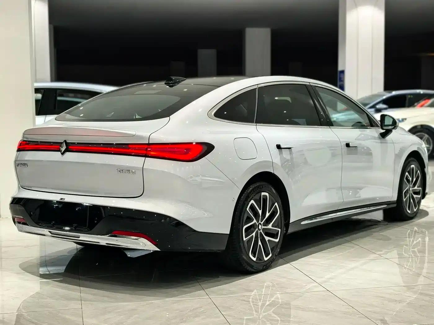 Baojun Enjoy 2025 Plug-in Hybrid 140km/h Luxury Edition — миниатюра 4