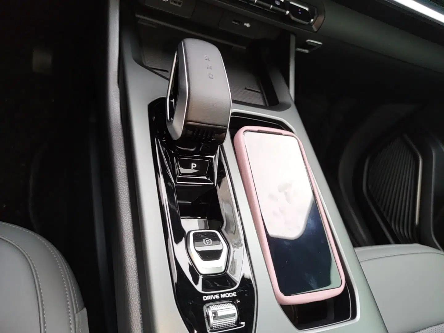 Geely Auto Haoyue L 2026 Model 2.0TD DCT Bliss 7-Seater — миниатюра 17