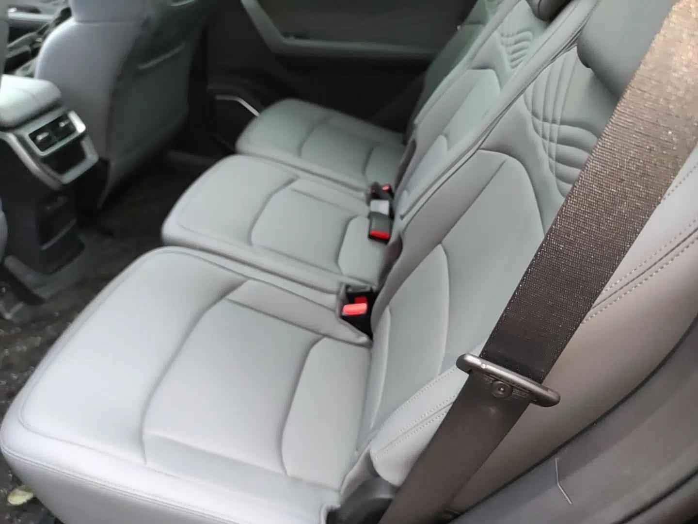 Geely Auto Haoyue L 2026 Model 2.0TD DCT Bliss 7-Seater — миниатюра 20