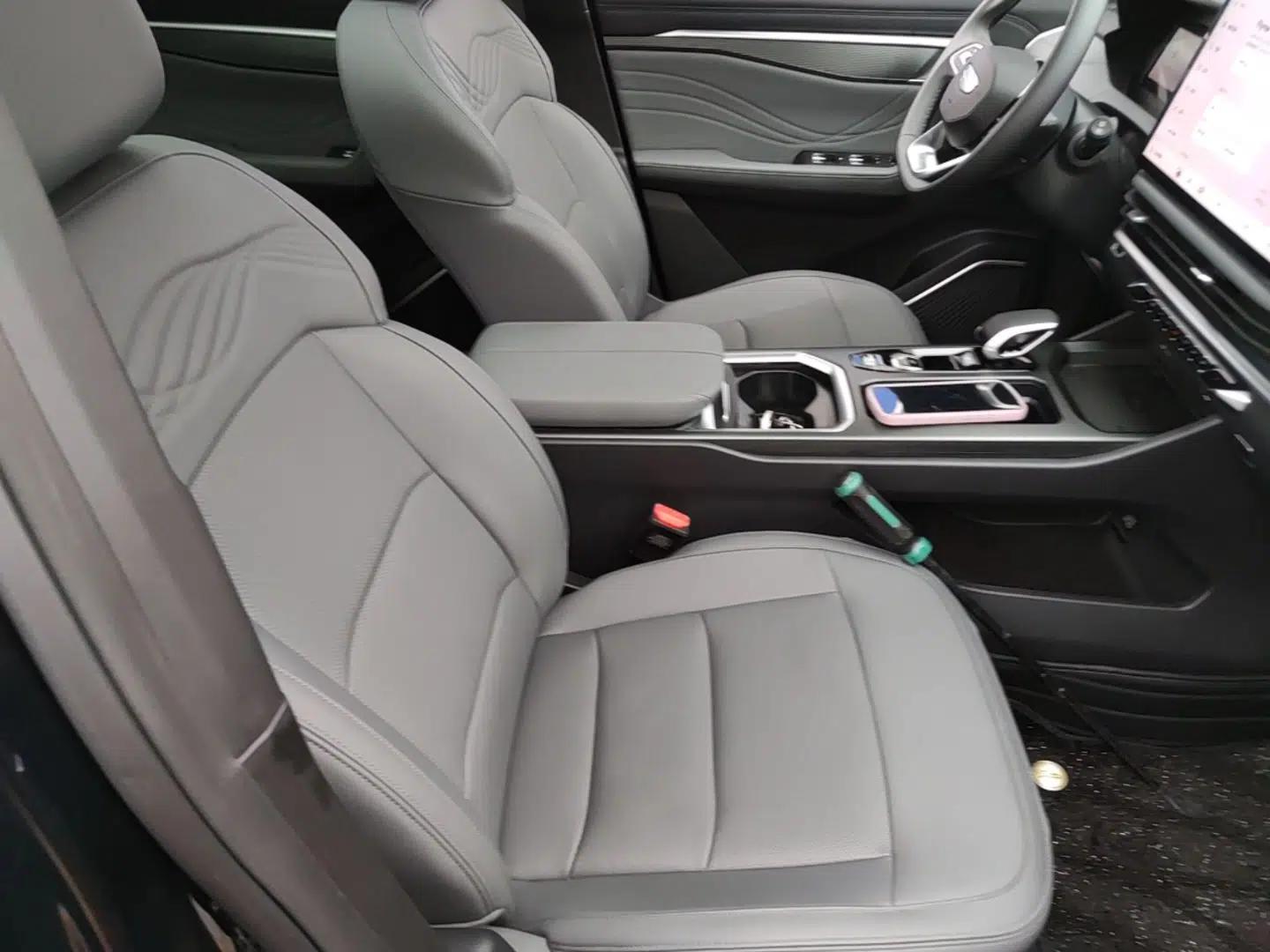 Geely Auto Haoyue L 2026 Model 2.0TD DCT Bliss 7-Seater — миниатюра 23