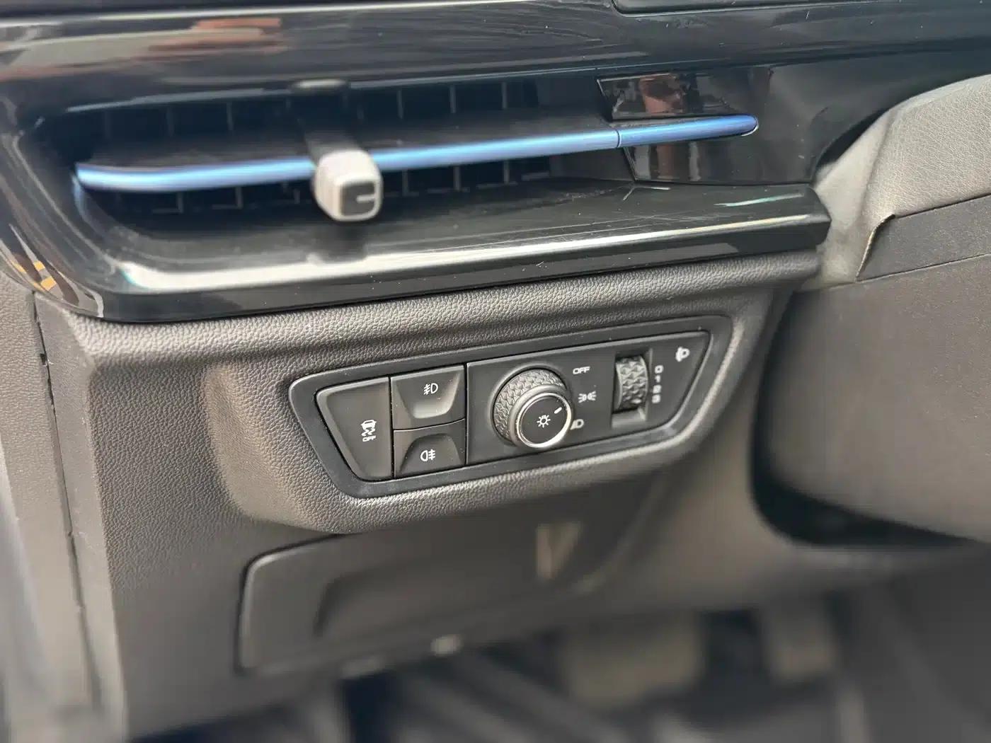 Baojun RC-6 2019 1.5T CVT 24-Hour Online Elite Edition — миниатюра 15