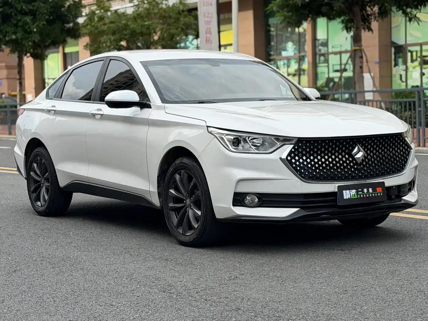 Baojun RC-6 2019 1.5T CVT 24-Hour Online Elite Edition — миниатюра 3