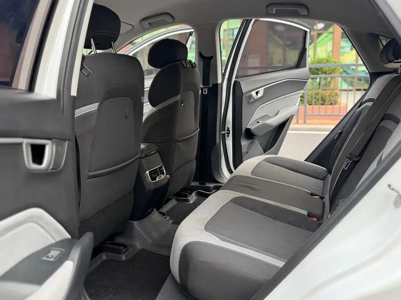 Baojun RC-6 2019 1.5T CVT 24-Hour Online Elite Edition — миниатюра 6