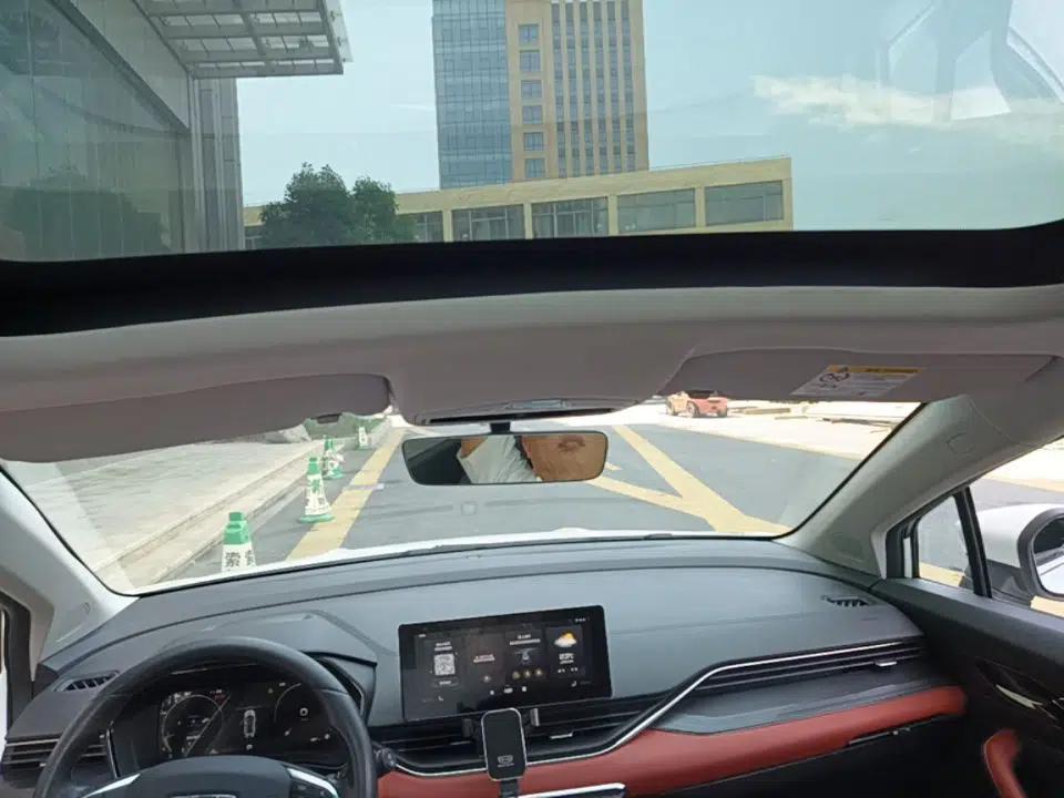 Geely Auto Emgrand S 2021 1.4T CVT Prestige Edition — миниатюра 21