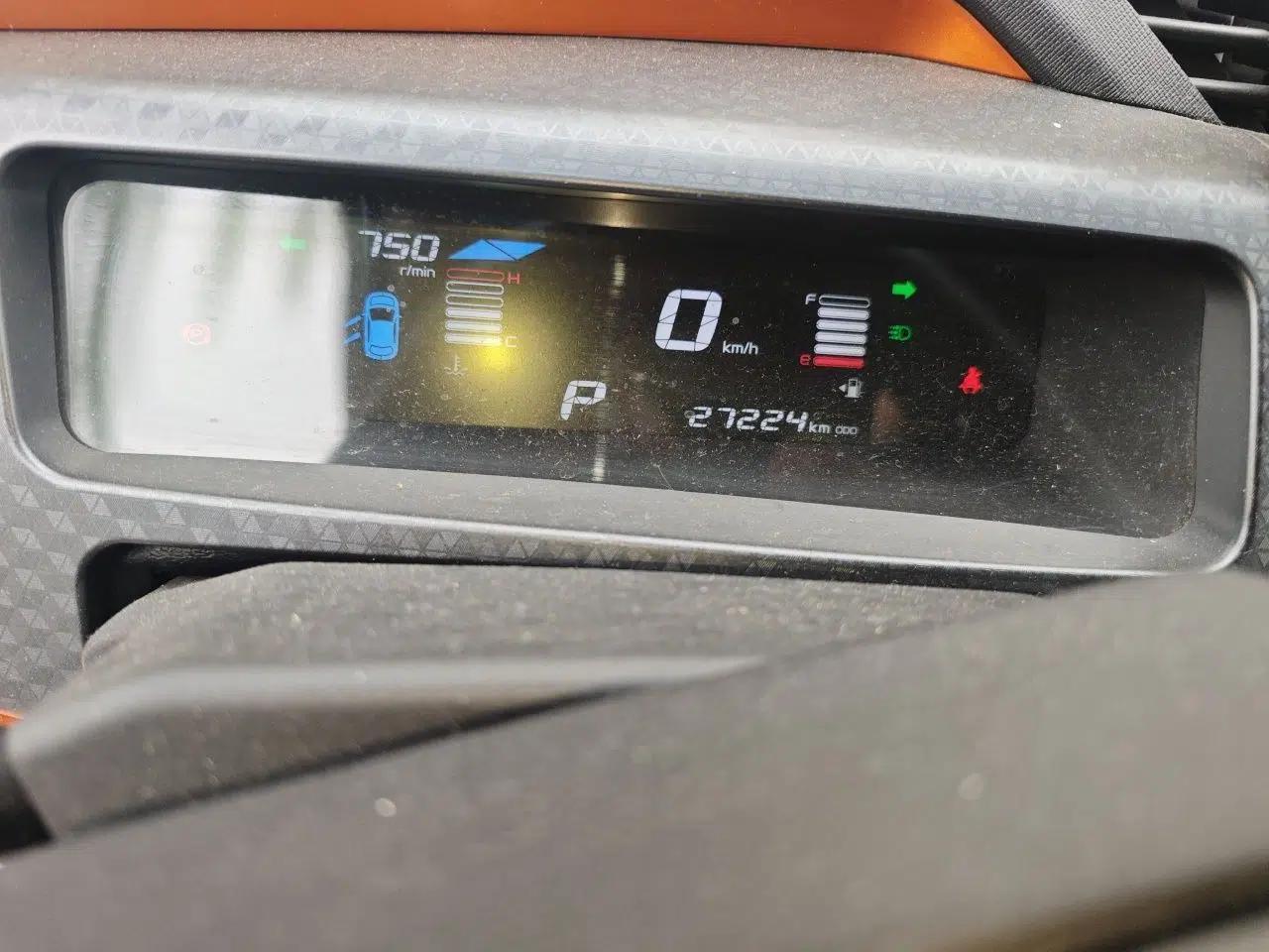 Geely Auto Vision X1 2017 1.3L Automatic Player Edition — миниатюра 11