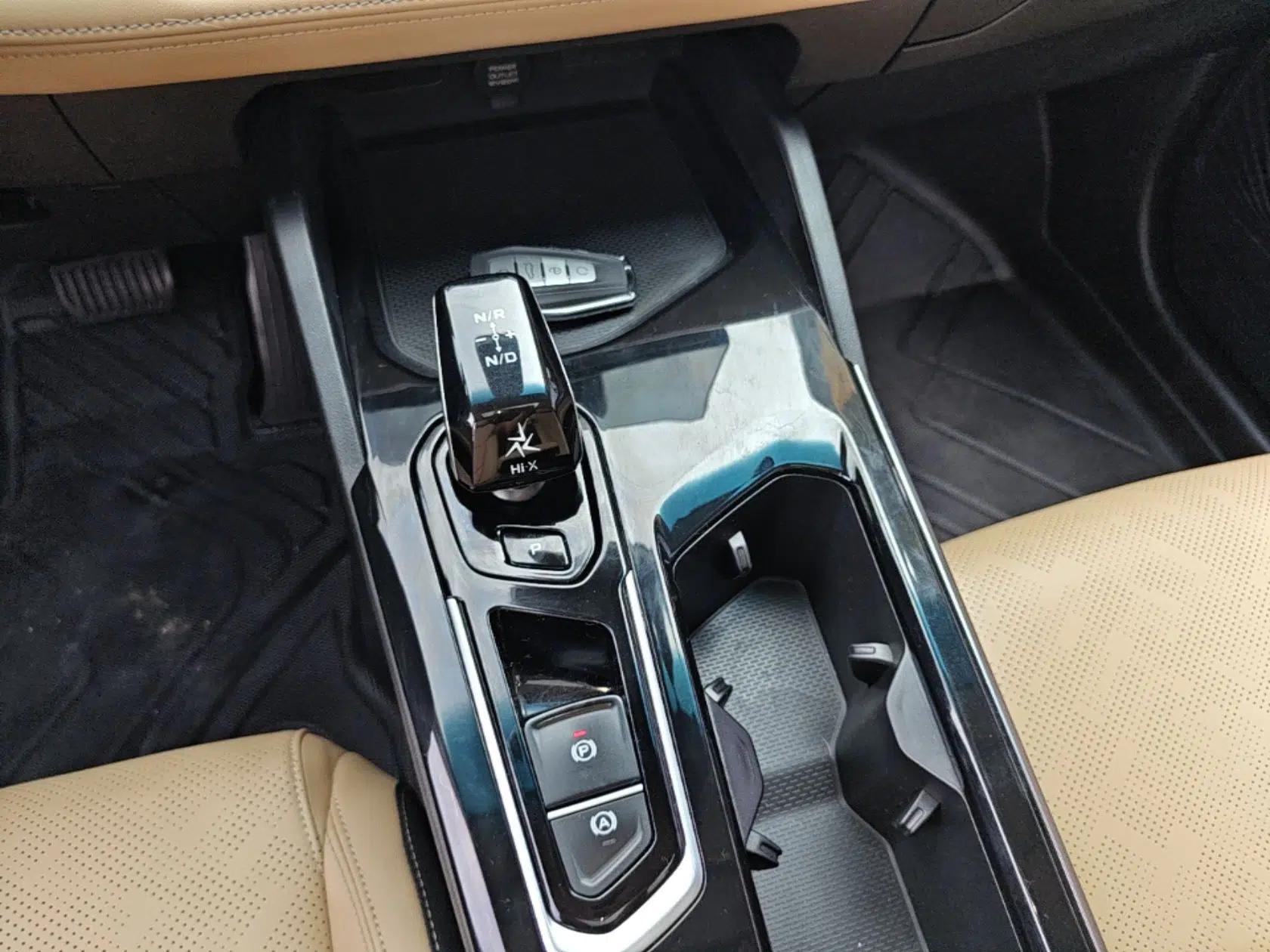 Geely Auto Emgrand L HiP 2024 Champion Edition 1.5TD-DHT Pro 100KM Excellence Model — миниатюра 17