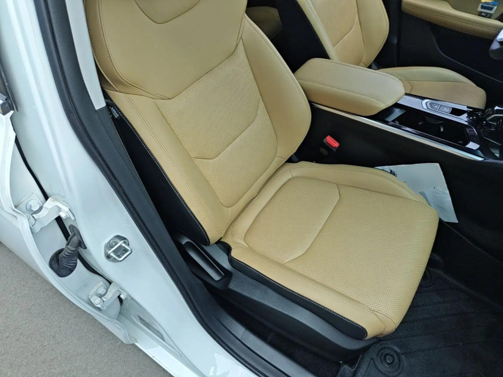 Geely Auto Emgrand L HiP 2024 Champion Edition 1.5TD-DHT Pro 100KM Excellence Model — миниатюра 23