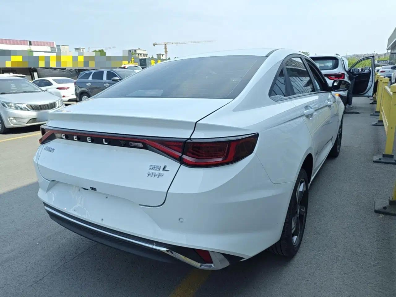 Geely Auto Emgrand L HiP 2024 Champion Edition 1.5TD-DHT Pro 100KM Excellence Model — миниатюра 6