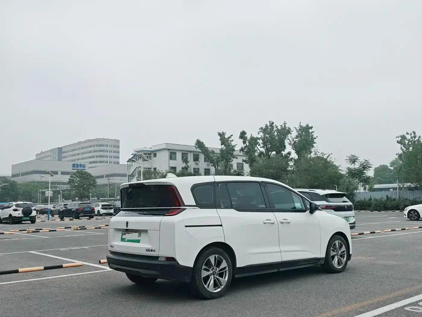 Bestune NAT 2022 Smart Travel Edition 100kW — миниатюра 24