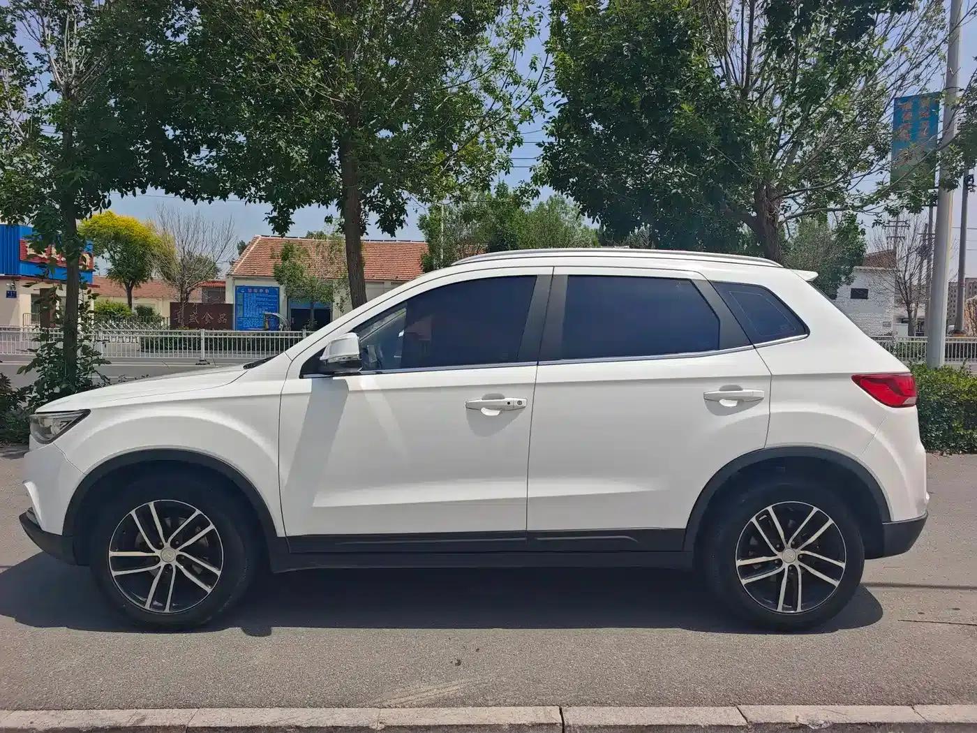 Bestune X40 2018 Popular Edition 1.6L Automatic Luxury — миниатюра 3