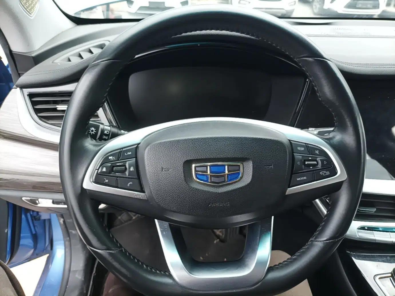 Geely Auto Emgrand GT New Energy 2018 1.5T PHEV Yaoyue Edition — миниатюра 14