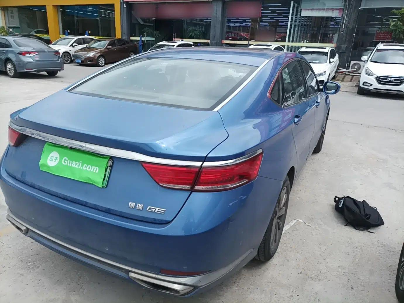 Geely Auto Emgrand GT New Energy 2018 1.5T PHEV Yaoyue Edition — миниатюра 6