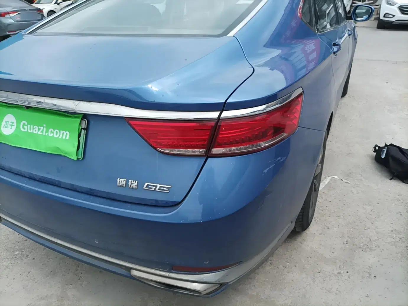 Geely Auto Emgrand GT New Energy 2018 1.5T PHEV Yaoyue Edition — миниатюра 7