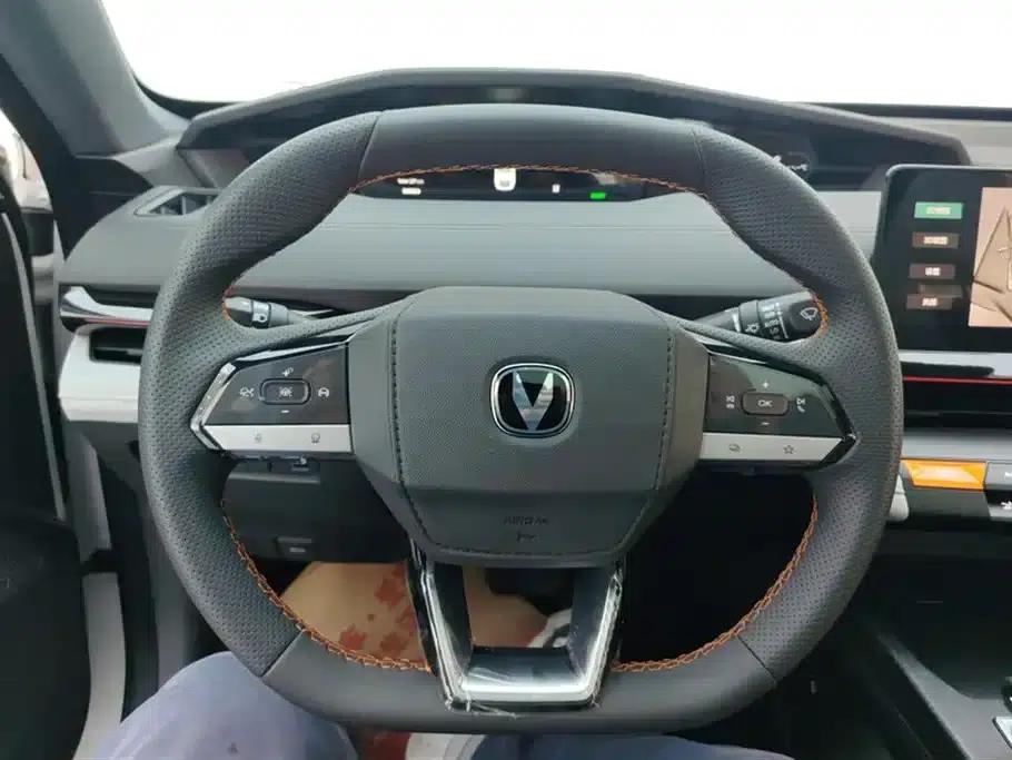 Changan UNI-V Smart Electric iDD 2024 Model Blue Whale Smart Electric iDD 136km Premium Edition — миниатюра 15