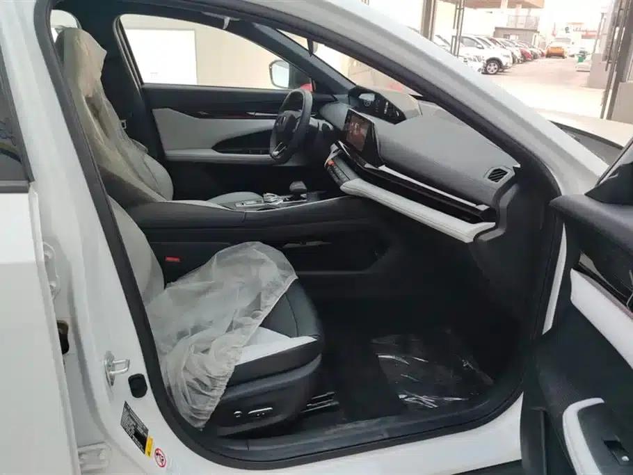Changan UNI-V Smart Electric iDD 2024 Model Blue Whale Smart Electric iDD 136km Premium Edition — миниатюра 8