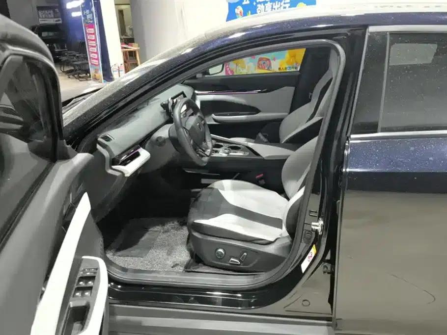 Changan UNI-V Smart Electric iDD 2024 Model Blue Whale Smart Electric iDD 136km Premium Edition — миниатюра 9