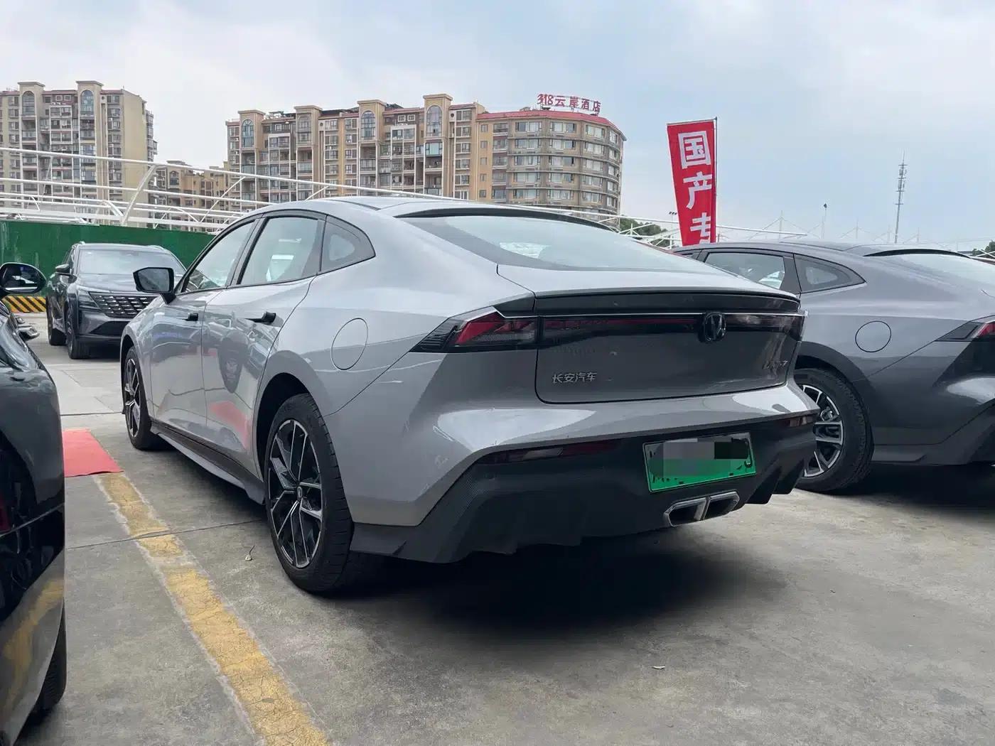 Changan UNI-V Smart Electric iDD 2024 Model, Blue Whale Smart Electric iDD, 136km/h, Smart Fun Edition — миниатюра 13