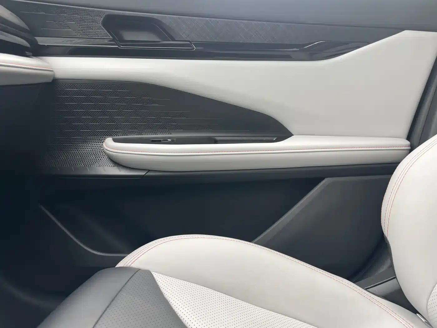 Changan UNI-V Smart Electric iDD 2024 Model, Blue Whale Smart Electric iDD, 136km/h, Smart Fun Edition — миниатюра 5