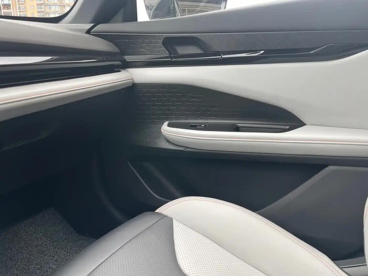 Changan UNI-V Smart Electric iDD 2024 Model, Blue Whale Smart Electric iDD, 136km/h, Smart Fun Edition — миниатюра 10