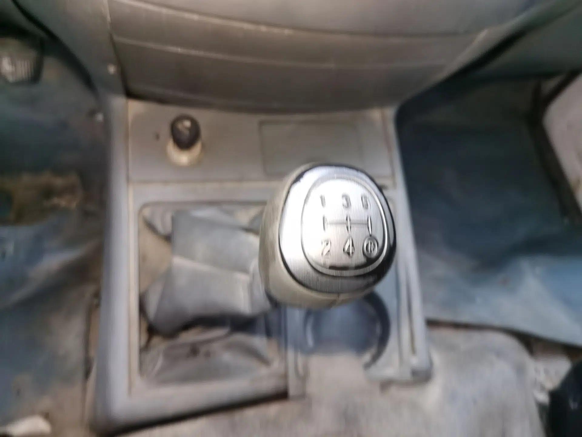Jinbei Hiace 2011 2.0L 5th Generation Kuaiyunwang Luxury Edition 4G19 — миниатюра 15