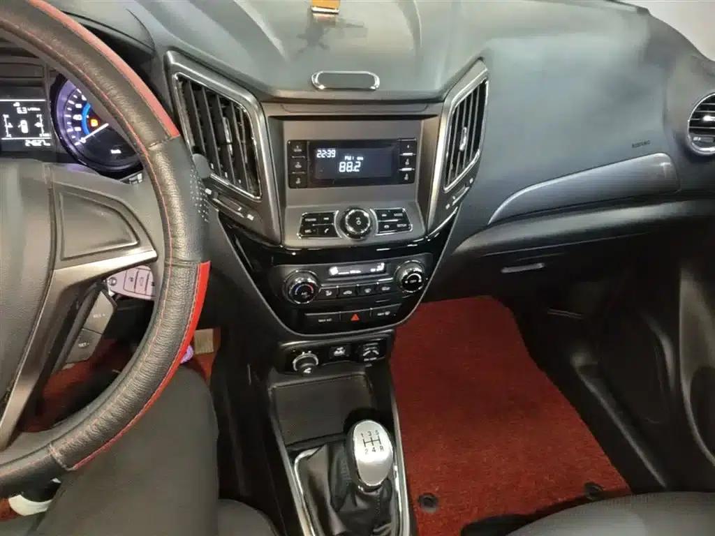 Changan CS15 2016 1.5L Manual Fashion Edition — миниатюра 13