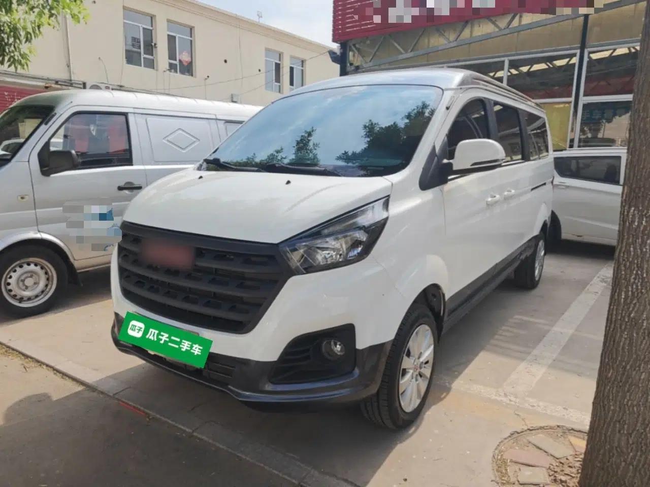 Jinbei Gold Hiace M Classic 2024 1.5L Travel Lion Passenger Van 7 Seats — миниатюра 1