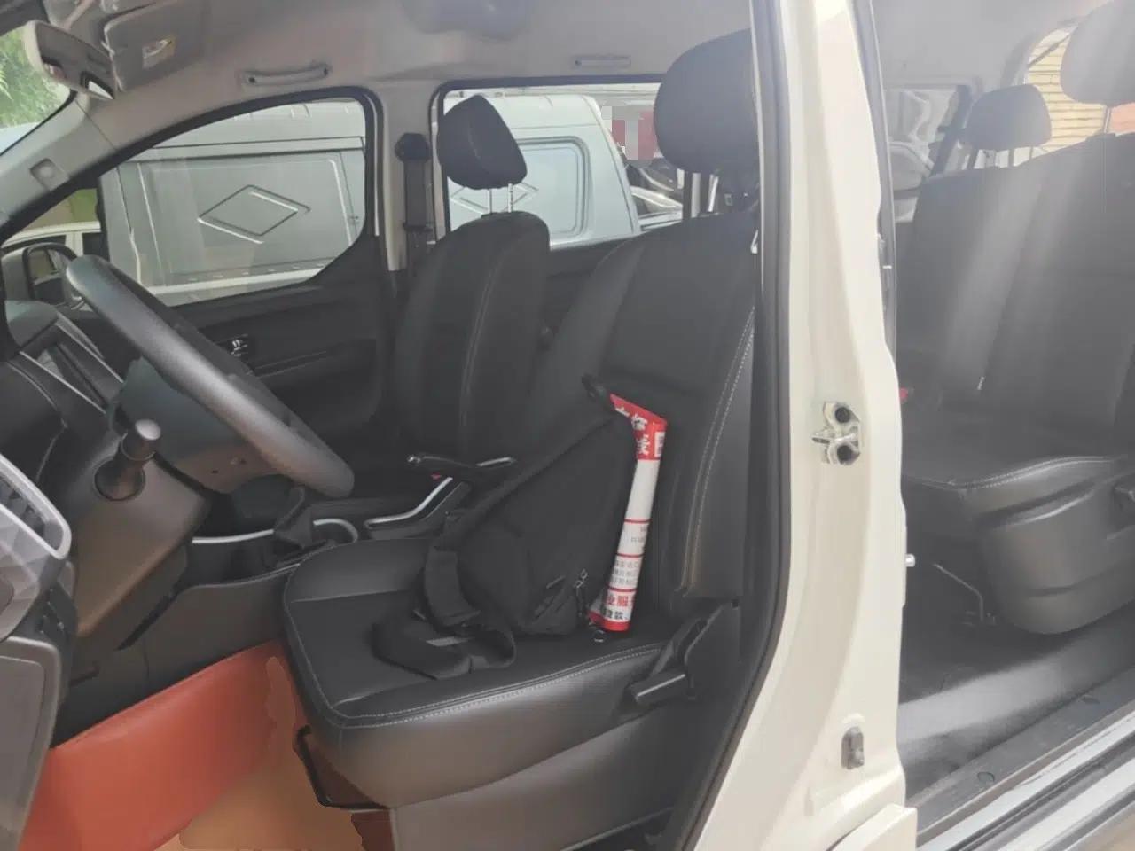 Jinbei Gold Hiace M Classic 2024 1.5L Travel Lion Passenger Van 7 Seats — миниатюра 18