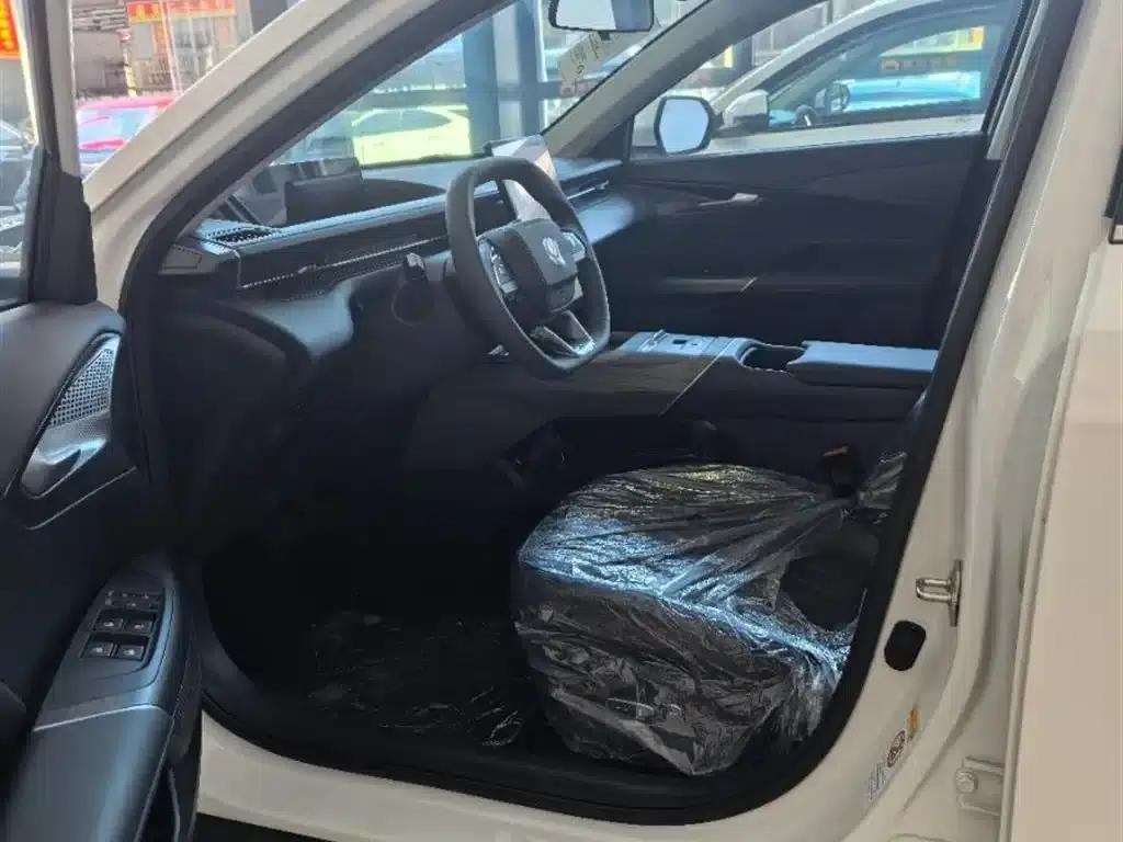 Changan Eado PHEV 2025 Smart Blue Whale 145KM High-Performance Edition — миниатюра 3