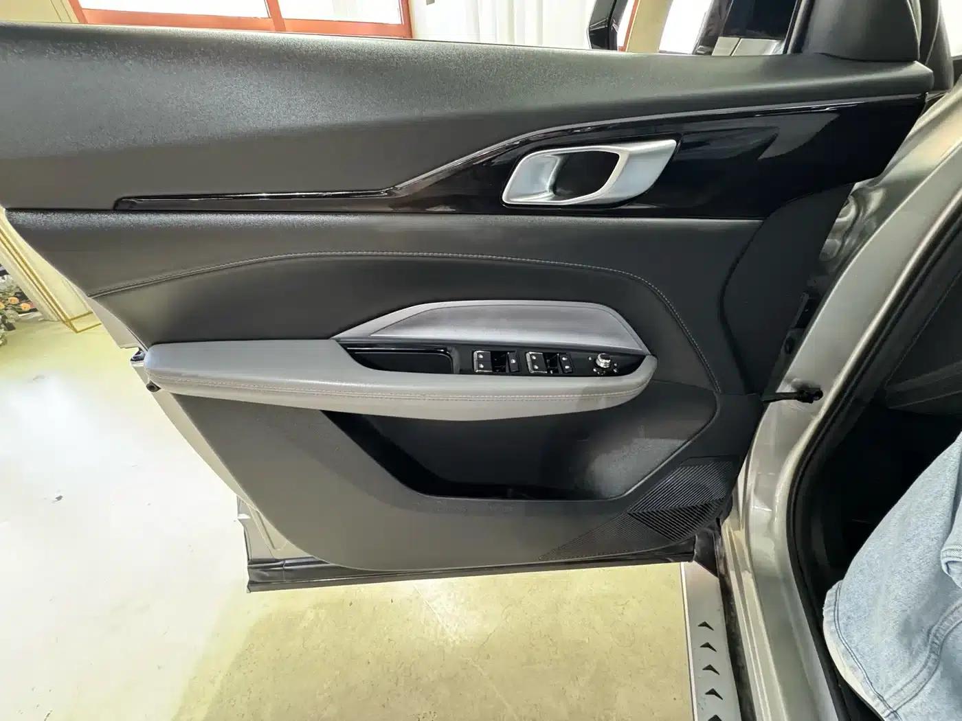 Changan Oushang Z6 2023 Blue Whale 1.5T DCT Smart Navigation Edition — миниатюра 14