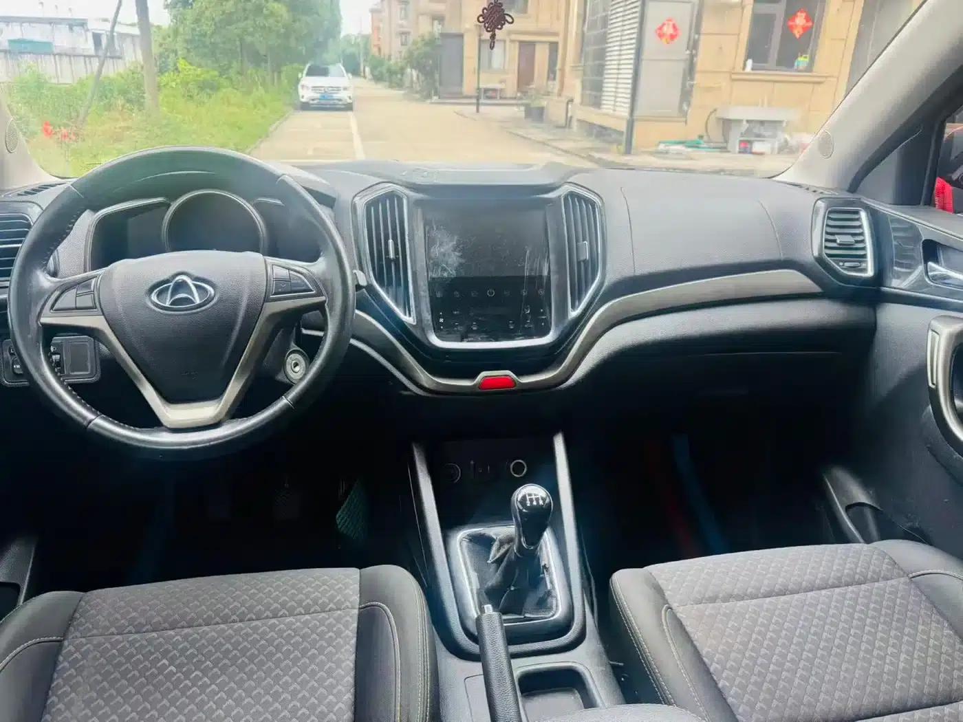 Changan Oushang CX70 2016 1.6L Manual Comfort Model — миниатюра 10